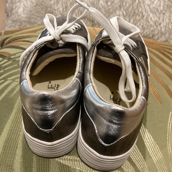 Boutique by Corkys pewter silver grey sneakers with silver star size 7 - Picture 4 of 13